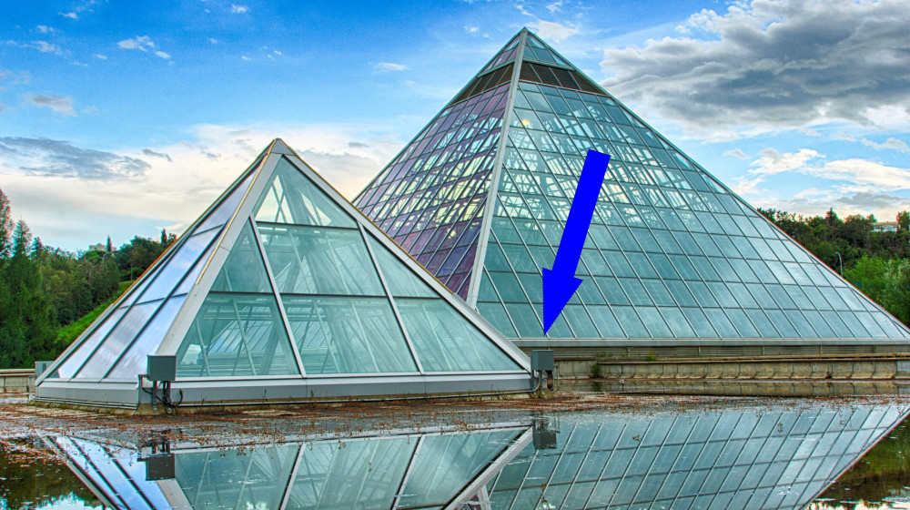 Стеклянные пирамиды Урала